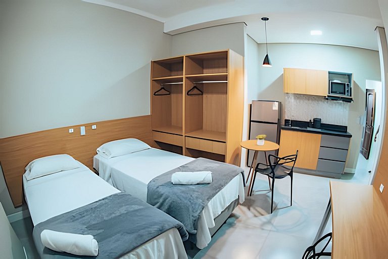 Zuccaro Studio 6 próximo a USC, Tauste e Rondon.