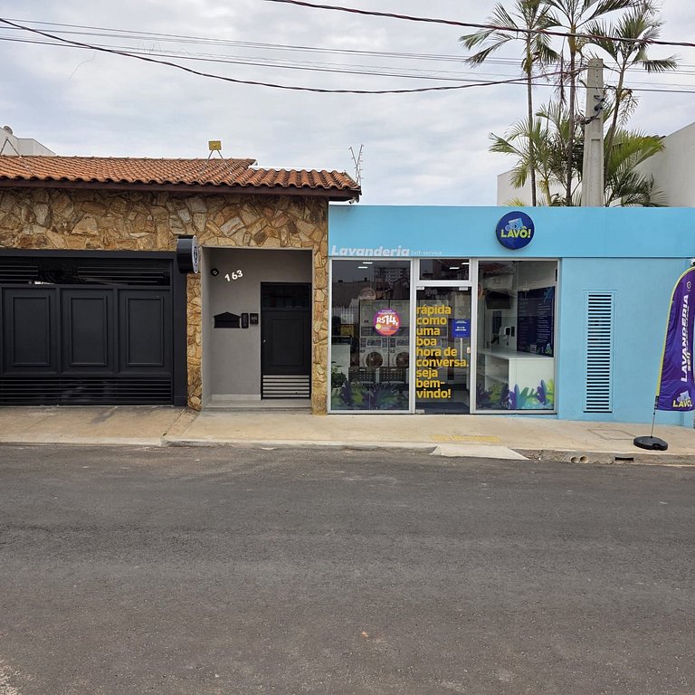 Zuccaro Studio 10-próximo a USC, Tauste e Rondon.
